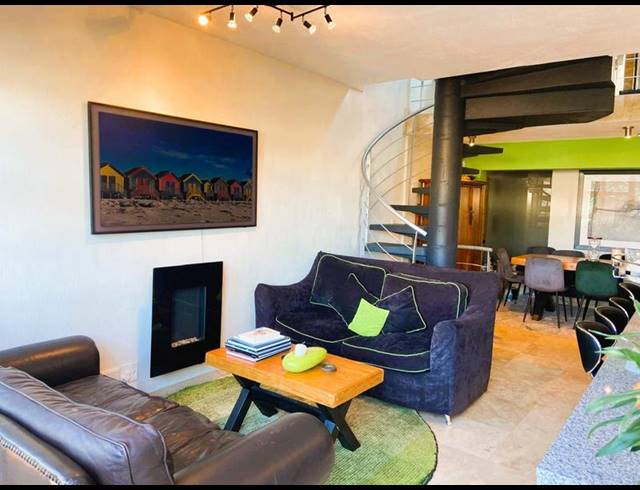2 BEDROOM PROPERTY TO RENT IN VREDEHOEK